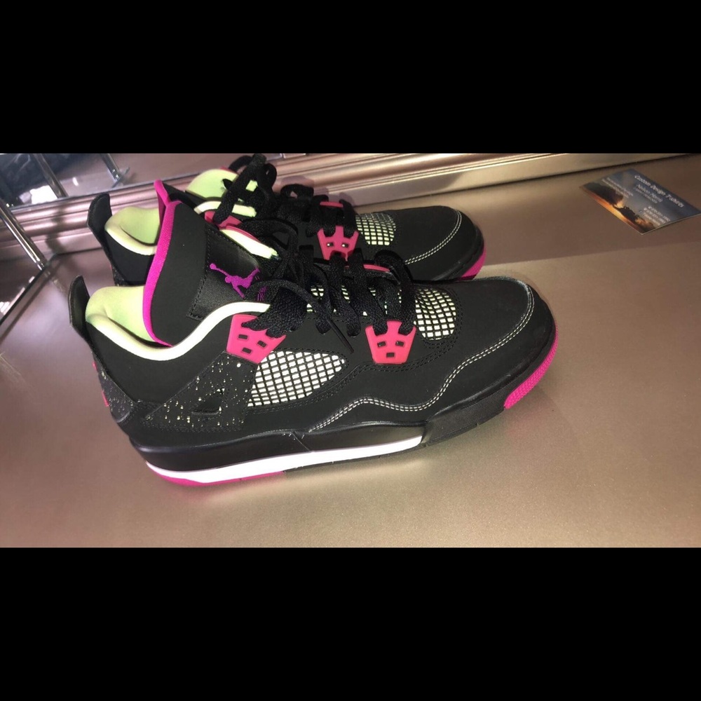 Jordan 4s